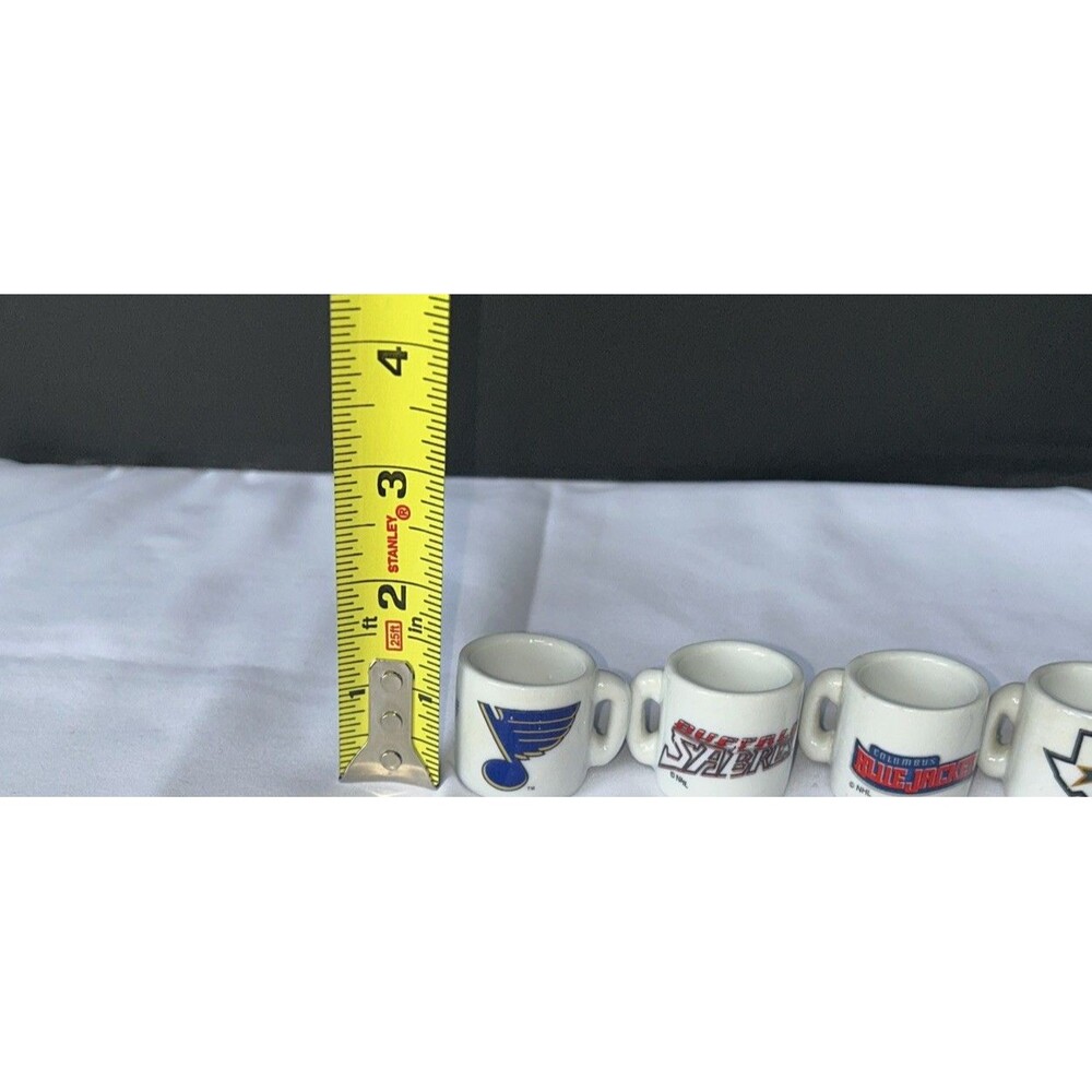 Lot of 4 Mini NHL Mugs - Teams listed in the description - Picture 3 of 5
